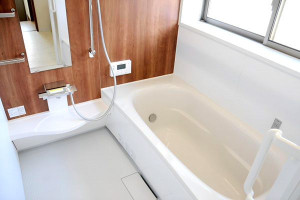 浴槽・壁・床・風呂椅子